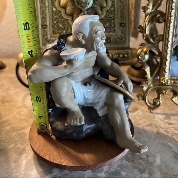 Vintage Shiwan Chinese Mudman Statue Figurine-5.5”x5” Sitting Old Man Eating. - Picture 8 of 10